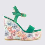 ΚΑΣΤΟΡΙΝΗ ΠΛΑΤΦΟΡΜΑ ΜΕ ΔΕΡΜΑ ΚΑΙ FLORAL