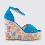 ΚΑΣΤΟΡΙΝΗ ΠΛΑΤΦΟΡΜΑ ΜΕ ΔΕΡΜΑ ΚΑΙ FLORAL